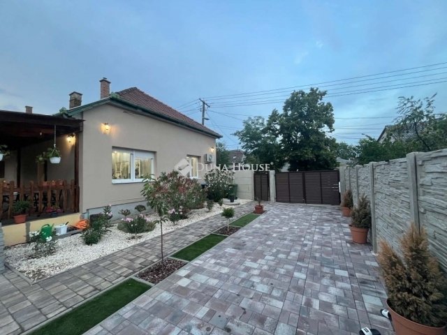 Eladó családi ház, Budapesten, XX. kerületben 158.8 M Ft