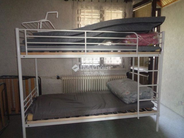 Eladó családi ház, Székesfehérvárott 87 M Ft, 8 szobás