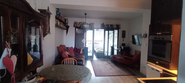 Eladó téglalakás, Szombathelyen, Fő téren 46.5 M Ft, 2+1 szobás