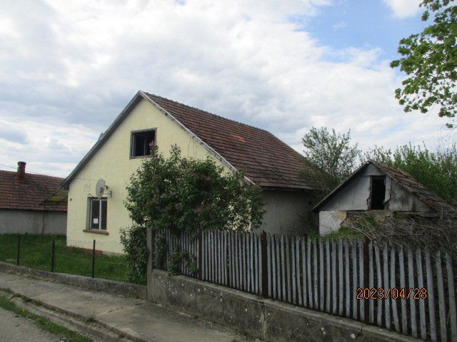 Eladó családi ház, Hangácson 7.34 M Ft, 1+1 szobás