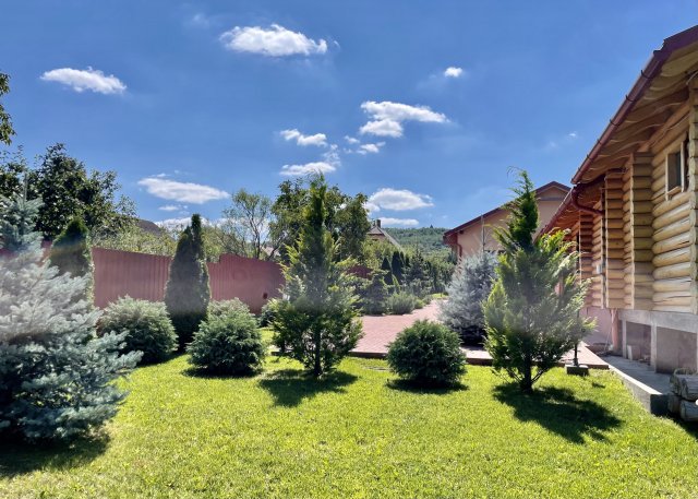 Eladó családi ház, Mogyoródon 275 M Ft, 6 szobás