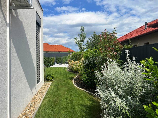 Eladó családi ház, Csömörön 439.9 M Ft, 4 szobás