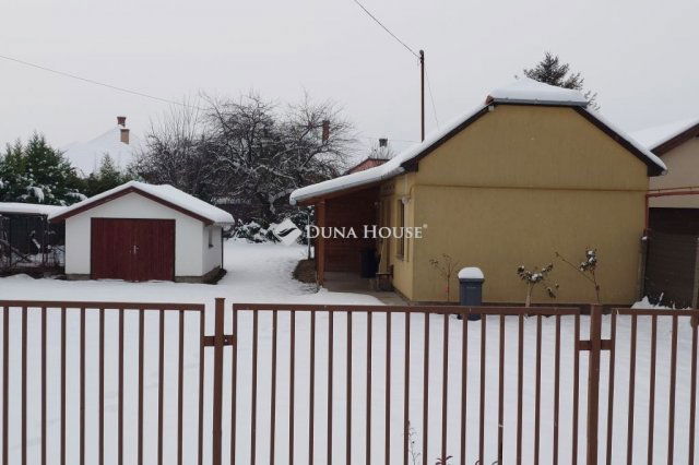 Eladó családi ház, Kiskunfélegyházán 31.99 M Ft, 1 szobás