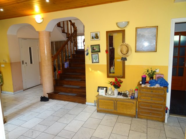 Eladó családi ház, Szombathelyen 119.9 M Ft, 6 szobás