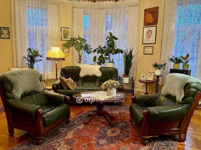 Eladó családi ház, Veszprémben 169.5 M Ft, 5 szobás