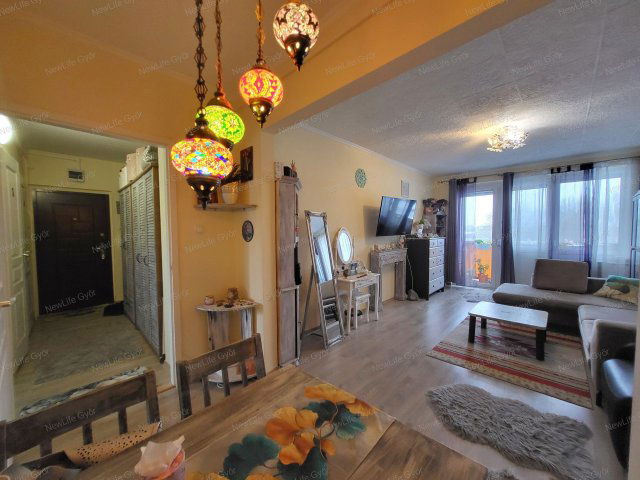 Eladó panellakás, Győrött 59.9 M Ft, 2 szobás