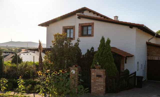 Eladó családi ház, Romonyán 140 M Ft, 5 szobás