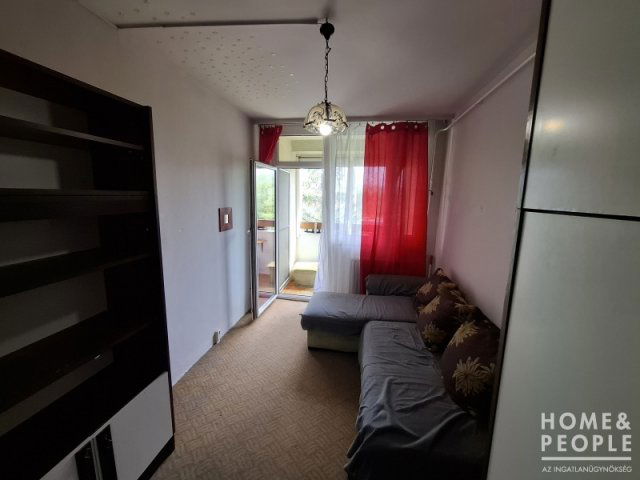 Eladó téglalakás, Szegeden 63 M Ft, 4 szobás