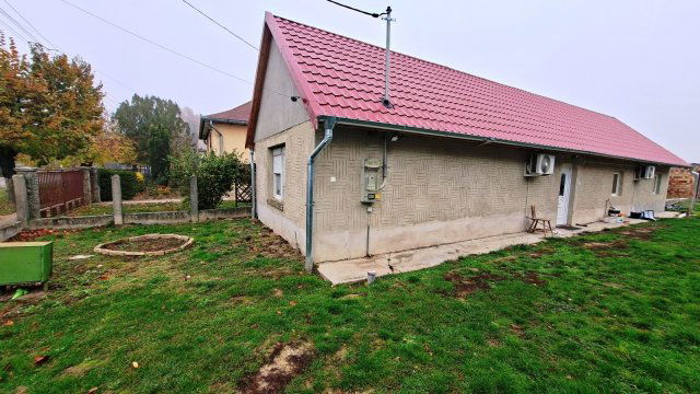 Eladó családi ház, Soponyán 31.9 M Ft, 2+2 szobás