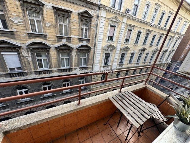 Eladó téglalakás, Budapesten, VII. kerületben 135 M Ft, 4 szobás