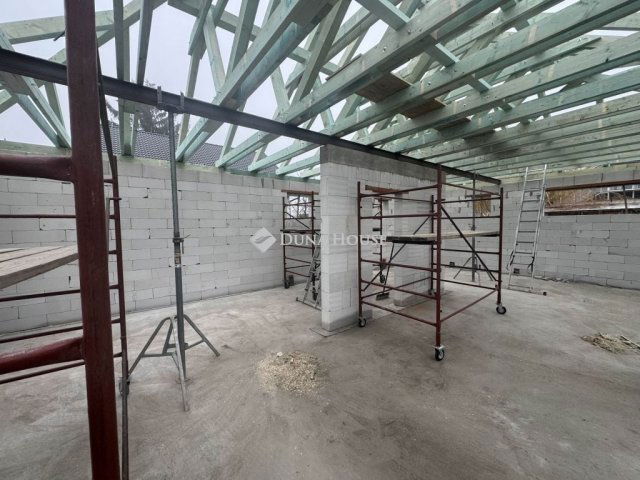 Eladó téglalakás, Bicskén 99.9 M Ft, 3 szobás