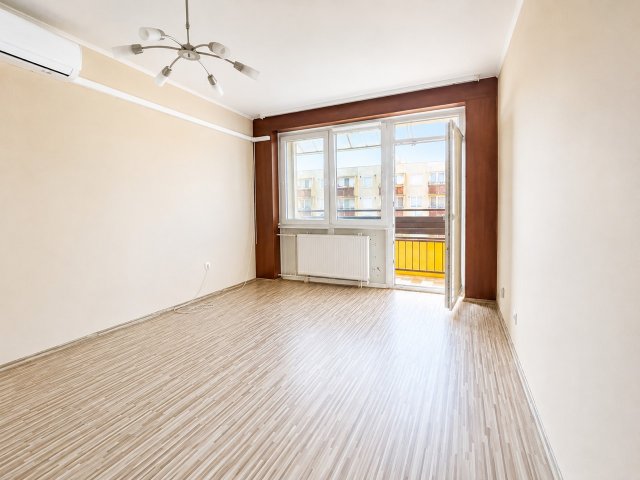 Eladó panellakás, Debrecenben, Derék utcában 47.5 M Ft