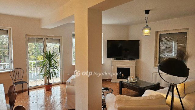 Eladó családi ház, Velencén 165 M Ft, 5 szobás