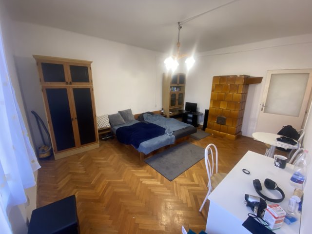 Eladó téglalakás, Esztergomban 35.9 M Ft, 1 szobás