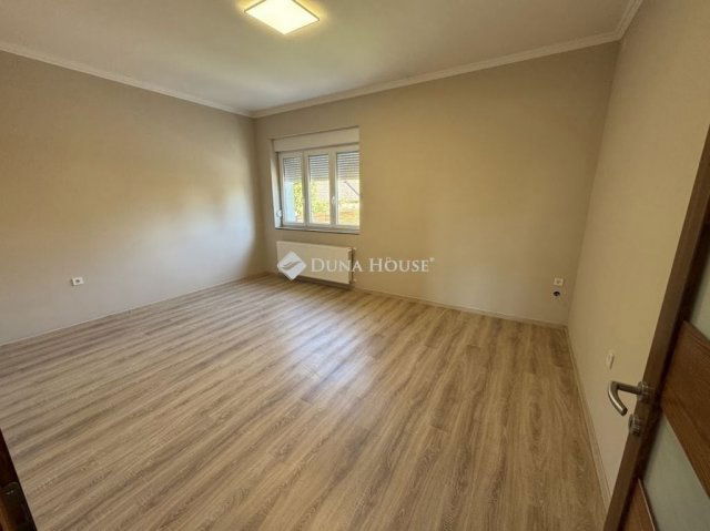 Eladó családi ház, Budapesten, XXI. kerületben 93.9 M Ft