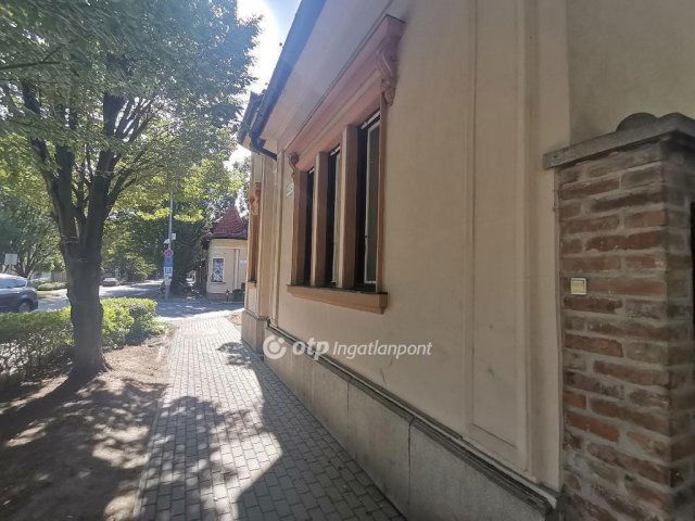 Eladó családi ház, Békéscsabán 119 M Ft, 5 szobás