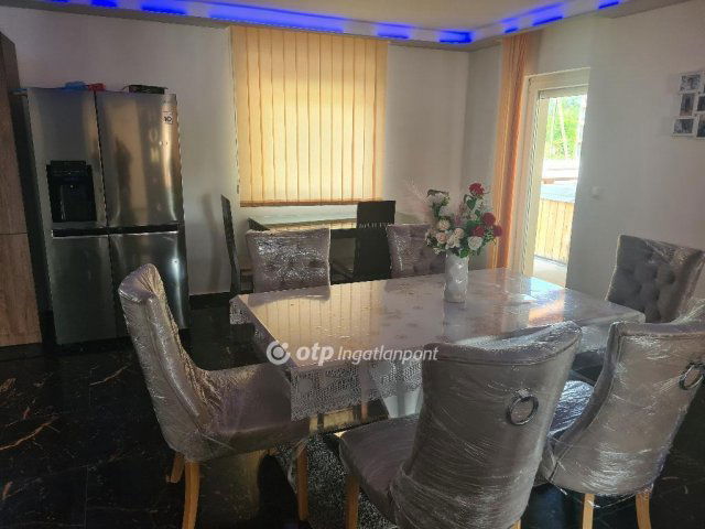 Eladó családi ház, Érden 117 M Ft, 6 szobás