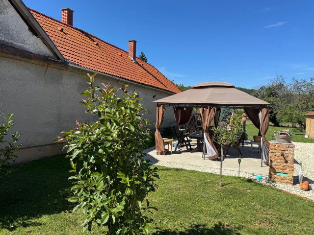 Eladó családi ház, Csipkereken 27.9 M Ft, 2 szobás