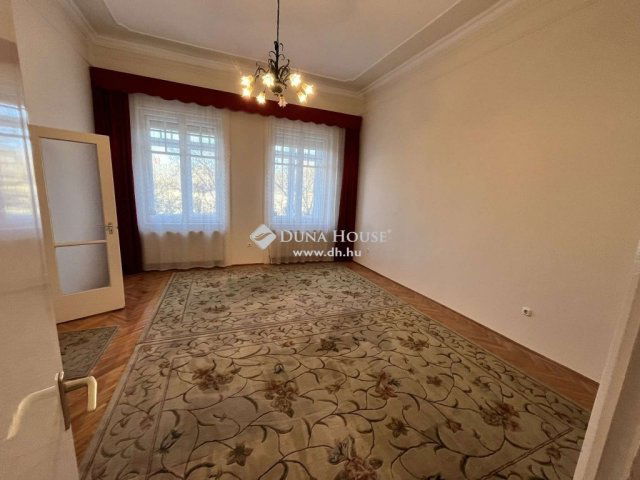 Kiadó téglalakás, albérlet, Kecskeméten 200 E Ft / hó