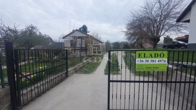 Eladó telek, Szigetszentmártonban 25 M Ft / költözzbe.hu