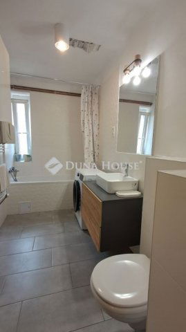 Eladó téglalakás, Pécsett 51.5 M Ft, 2 szobás