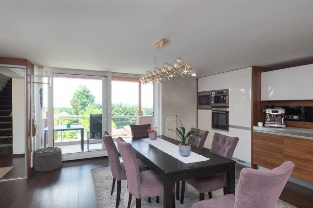 Eladó családi ház, Csömörön 268.9 M Ft, 5 szobás