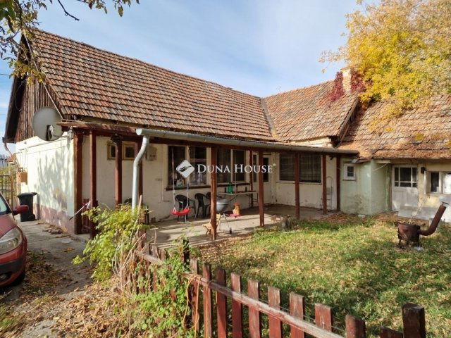 Eladó családi ház, Monoron 45 M Ft, 3 szobás