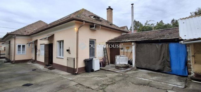 Eladó családi ház, Taksonyon 71 M Ft, 5 szobás