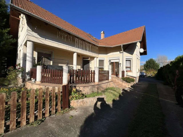 Eladó családi ház, Érden 230 M Ft, 5 szobás