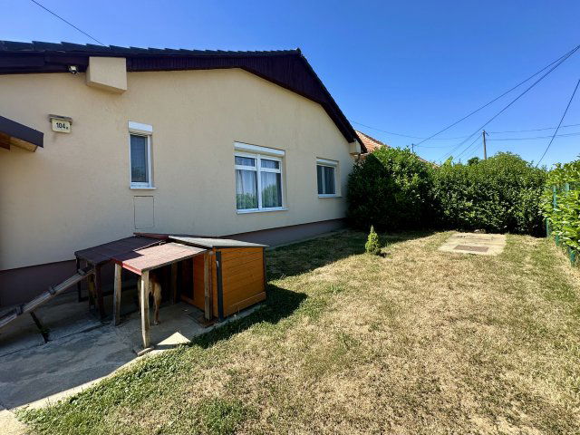 Eladó családi ház, Petrikeresztúron 68 M Ft, 4 szobás