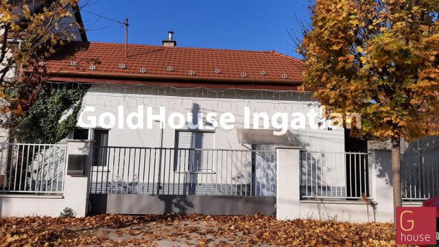 Eladó családi ház, Budapesten, XV. kerületben, Tarpai téren