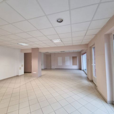 Kiadó üzlethelyiség, Nyíregyházán 259 E Ft / hó