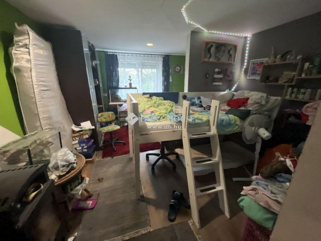 Eladó családi ház, Pilisen 45 M Ft, 2 szobás