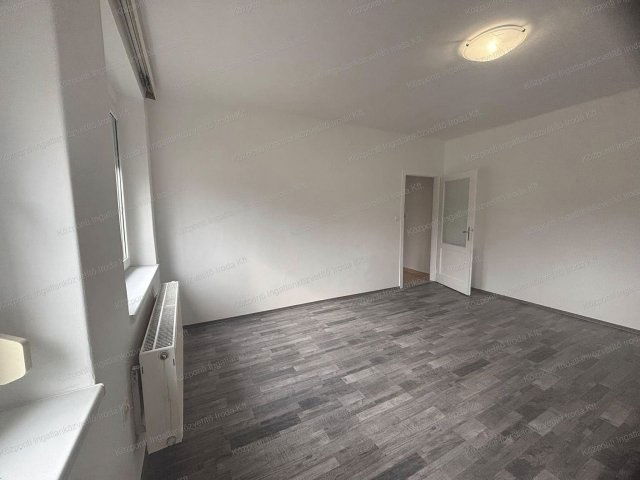 Kiadó téglalakás, albérlet, Oroszlányban 160 E Ft / hó