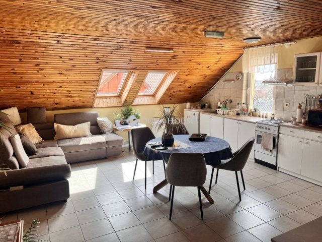 Eladó családi ház, Balatonfűzfőn 160 M Ft, 7 szobás