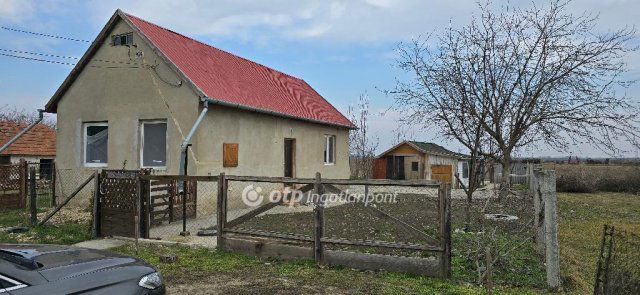 Eladó családi ház, Püspökladányban 14.9 M Ft, 2 szobás