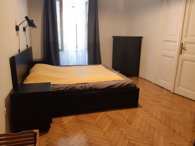 Eladó téglalakás, Budapesten, VI. kerületben 129.9 M Ft