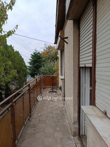Eladó családi ház, Érden 60 M Ft, 2 szobás