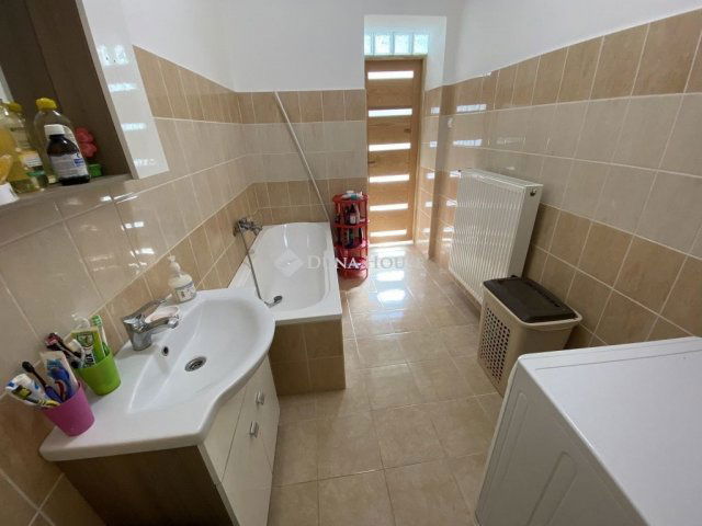 Eladó családi ház, Nyíregyházán 62.9 M Ft, 5 szobás