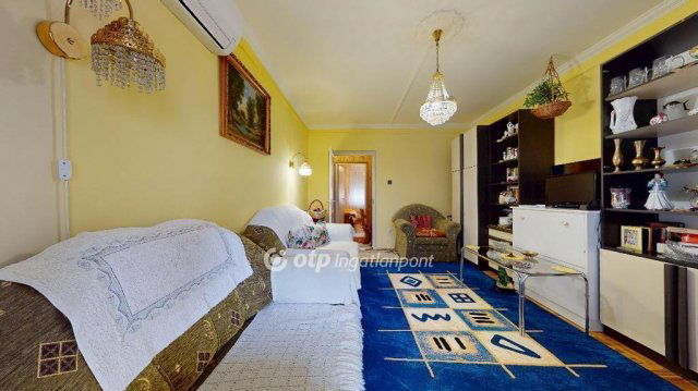 Eladó panellakás, Kisvárdán 35 M Ft, 2 szobás