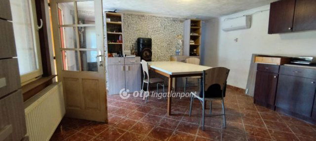 Eladó családi ház, Dombóváron 33 M Ft, 2+1 szobás