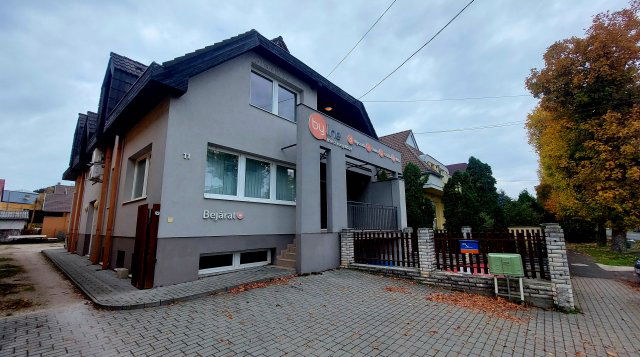 Eladó iroda, Siófokon 148.5 M Ft, 10 szobás