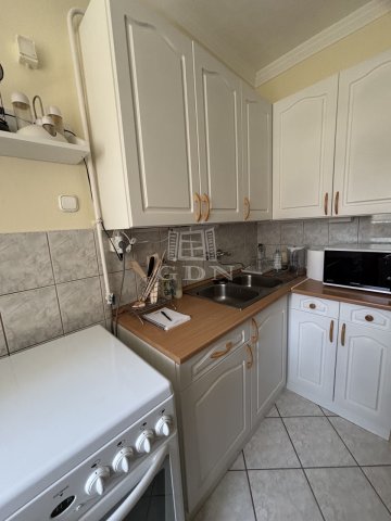 Kiadó téglalakás, albérlet, Komáromban 180 E Ft / hó, 2 szobás