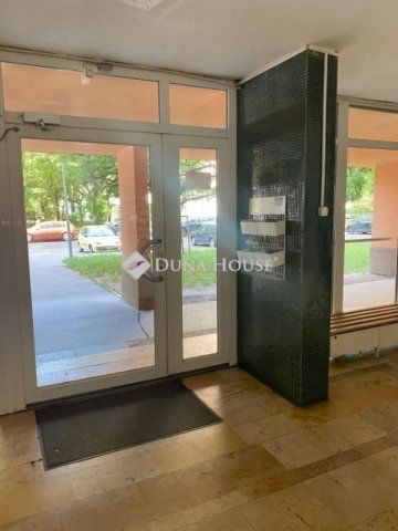 Eladó panellakás, Budapesten, III. kerületben 77.9 M Ft, 3 szobás