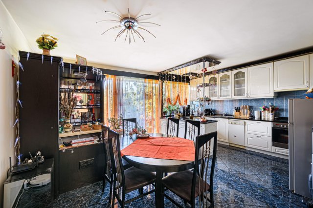 Eladó sorház, Budapesten, XII. kerületben 225 M Ft, 4 szobás