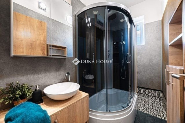 Eladó panellakás, Budapesten, XX. kerületben 59.9 M Ft, 2 szobás