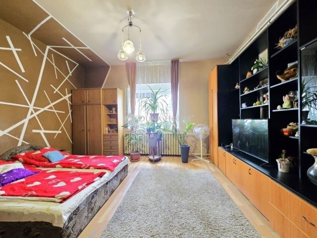 Eladó családi ház, Bólyban 29.9 M Ft, 2 szobás