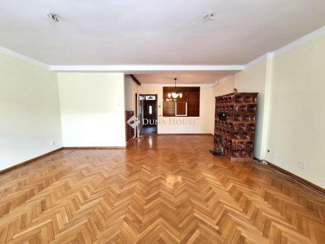 Eladó családi ház, Kecskeméten 74.9 M Ft, 5 szobás