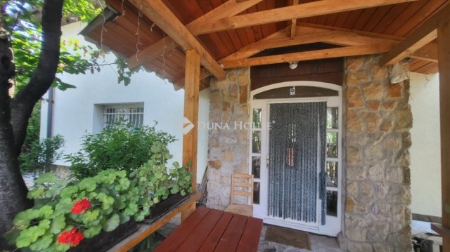 Eladó családi ház, Szentendrén 149 M Ft, 4 szobás