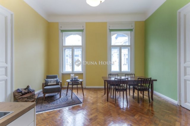 Eladó téglalakás, Budapesten, VI. kerületben 182.374 M Ft